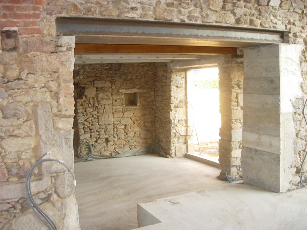 Ouverture de mur en pierre, en béton à Boisserolles